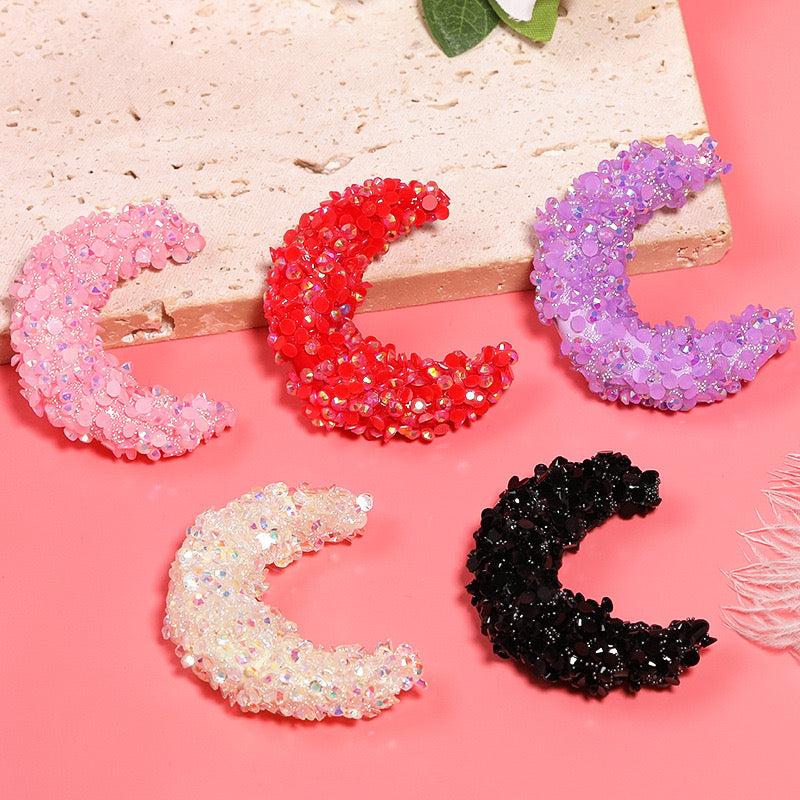 BEADS-Sparkling Moons 39×50mm -Hole Diameter 2.8mm 10 pcs