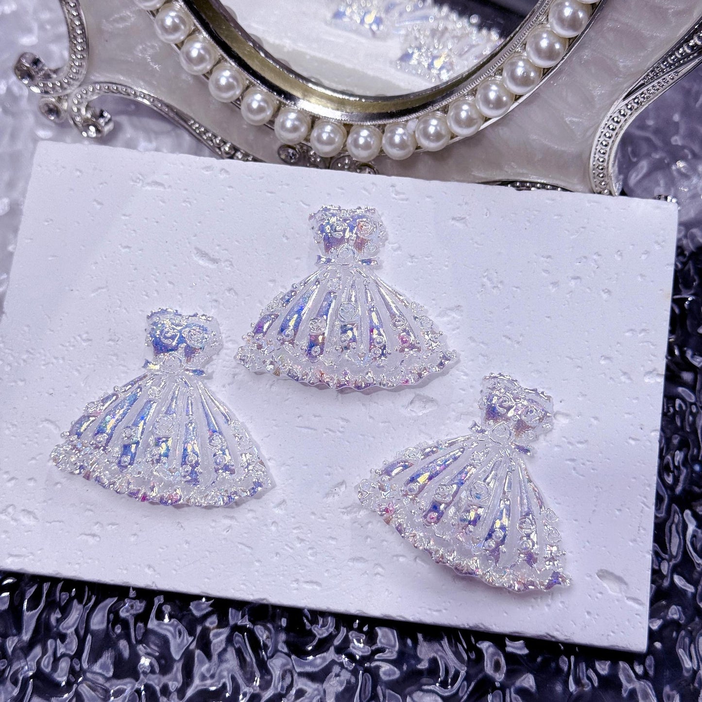 CREATIVE-Bling Luminous Dress 46*43 mm 10 pcs
